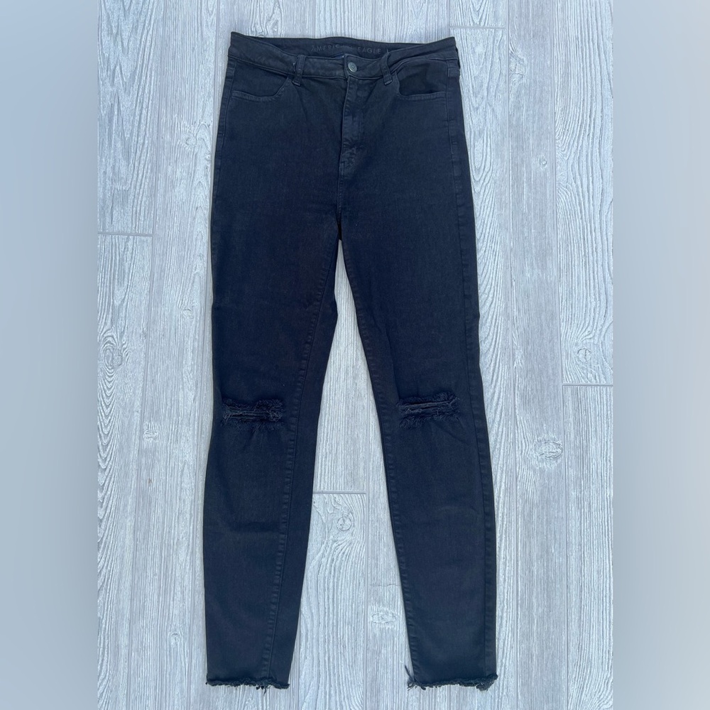 American Eagle Super High Rise Jegging | Size 10 X-Long | Black Distressed
